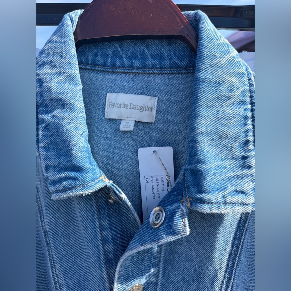 Favorite Daughter Two-Tone Blue Beacon Denim Jacket XS new - Picture 6 of 6